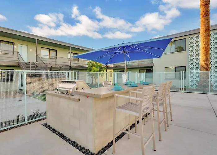 Oldtown Micro Pool View Apartment